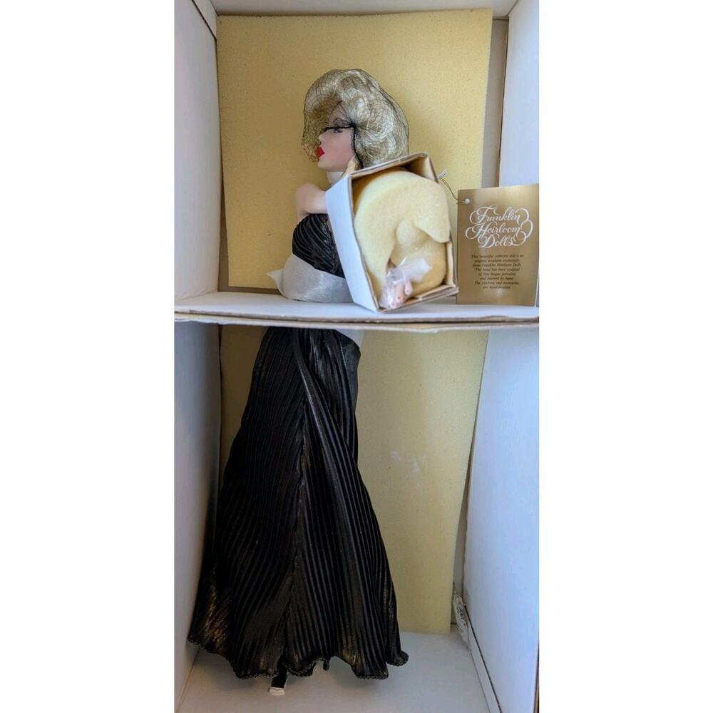 Franklin Mint Heirloom Doll Marilyn Monroe Glittering Glamorous Golden Doll RARE